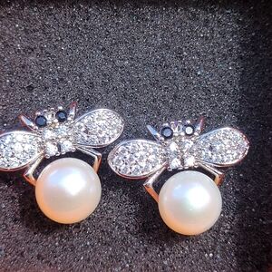 Esp12 Bee pearl studs